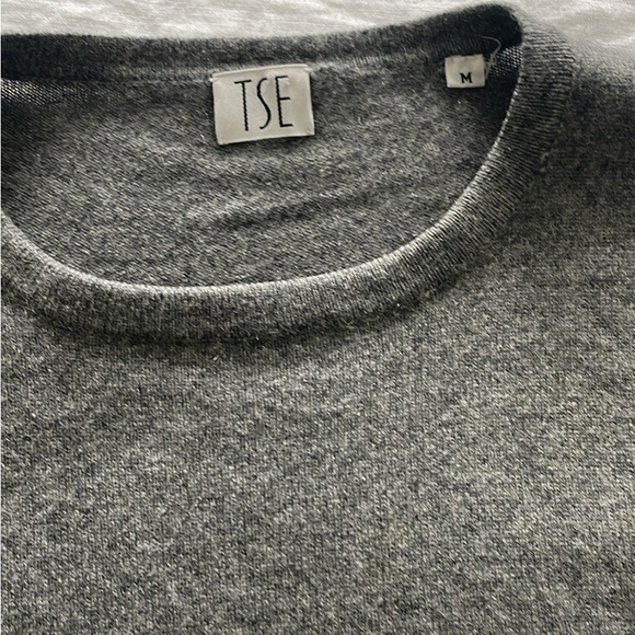 Grey cashmere crewneck sweater. Size medium - Picture 6 of 6
